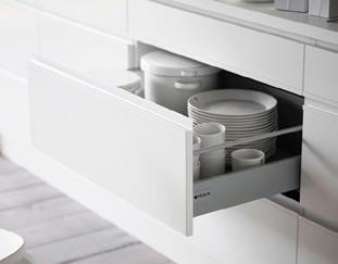 31206 krom Längd: cc 128 mm 31013 svart/krom Längd: cc 128 mm 31201 svart/mässing Längd: cc 128 mm 31075 krom