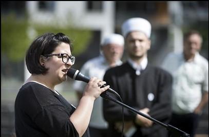 DA SE NIKADA NE ZABORAVI SREBRENICA! U subotu, 11. jula 2015.g., oko stotinjak osoba okupilo se u Norre Katts parku u centru grada Halmstada.