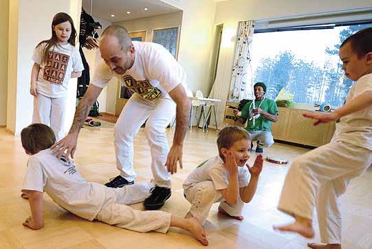 AV i Sörnäs Capoeira är en inkluderande konst Vem är Willy? Kan du berätta om dig själv, din bakgrund, ditt yrke och din familj? Jag är född i Buenos Aires, Argentina och bosatt i Finland sedan 2005.