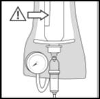 2. Tryckinfusion - Anslut infusionsaggregatet. - Håll behållaren upprätt. - Lämna rullklämman öppen, tryck ur luften ur behållaren och fyll halva droppkammaren med vätska.