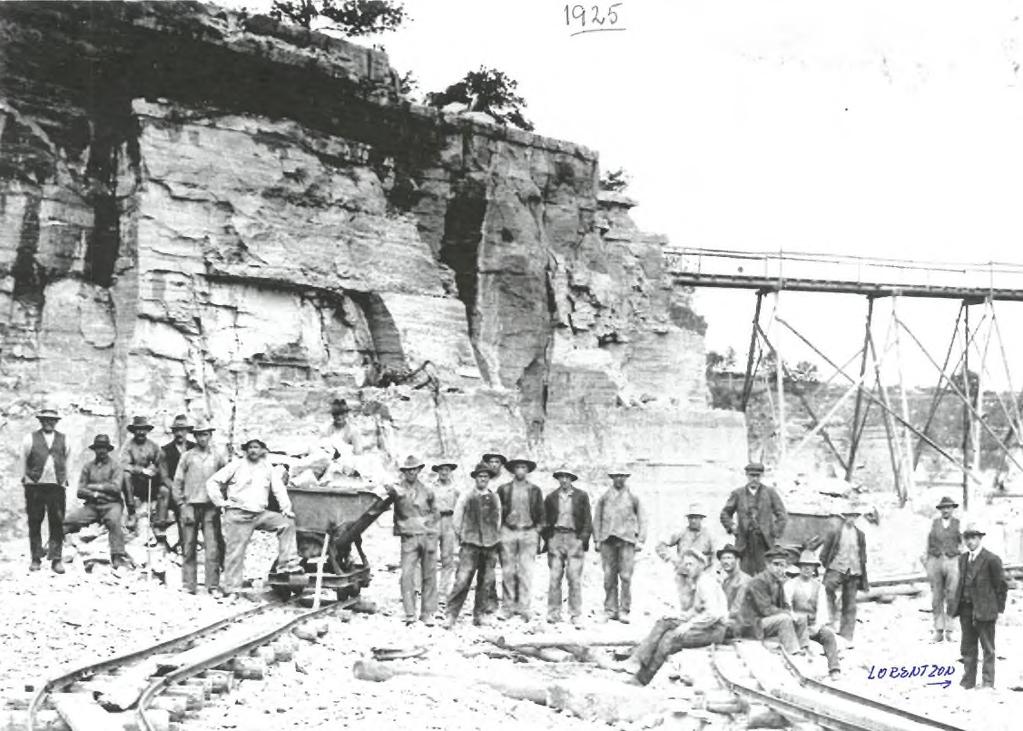 Käpplunda gruva Brytning och kalkbränning vid Käpplunda gruva pågick mellan åren 1827-1953, uppgift från Dalslänten Brf.