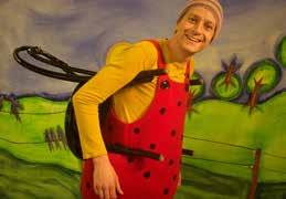 November 1 Torsdag Olofströms bibliotek kl 10.00 Foto: Teater Trampolin Teater Trampolin ger NASSE HITTAR EN STOL En rolig familjeföreställning baserad på Sven Nordqvists barnboksklassiker.