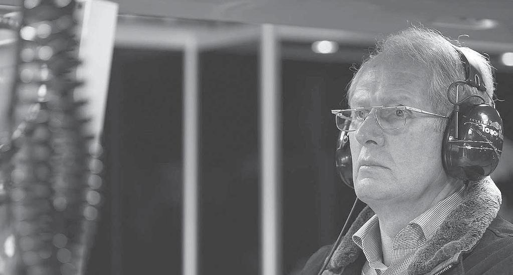 32 FORMULA 1 štvrtok 27. 9. 2012 HELMUT MARKO o tíme formuly 1 Red Bull a o Sebastianovi Vettelovi Helmut Marko, rodák z rakúskeho Grazu, je poradca tímu formuly 1 Red Bull Racing.