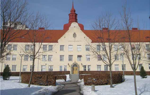 Foto: Carlstedt arkitekter Foto: Surahammars kommun Byggnader för skolor och sjukhus har ofta kvar sin