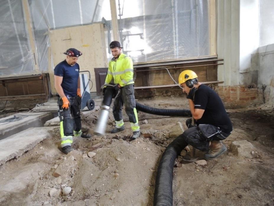 Syfte, metod och genomförande Syftet med de arkeologiska schaktningsövervakningarna var att dokumentera de lämningar som påträffades under arbetet.