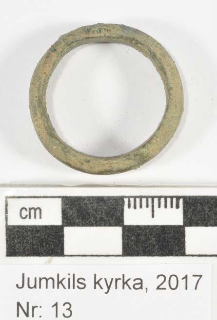 Ort/Anläggning: Jumkils kyrka, 2017 Fynd nr: 13 Kons nr: Kontaktperson: Robin Lucas, Upplandsmuseet Datum in: