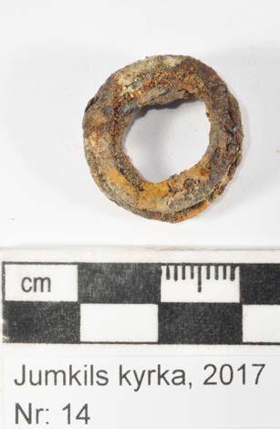 Ort/Anläggning: Jumkils kyrka, 2017 Fynd nr: 14 Kons nr: Kontaktperson: Robin Lucas, Upplandsmuseet Datum in: 2017-11-06 Datum ut:
