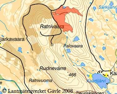 Ratnivaara, Rudnevárre Gällivare kommun Markägare: SCA Status: Oskyddat område Areal: >100 ha Inventerat: 2008-08-12, 2008-08-26 Toppen på Ratnivaara är täckt av urskogsartad tallskog med