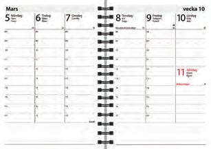 Schema, telefonregister, provresultat. Urstansat månadsregister. Lilla Dagboken Format: 105x148 mm (A6). En dag per sida. Årsplaner. Schema, telefonregister. Flyttbar linjal.