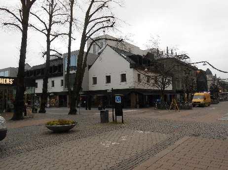 En tillåten byggnadshöjd på 20 meter mot innergården inom aktuell fastighet Unaman 9 kommer således att upplevas från