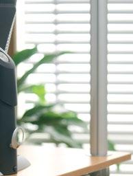 och mikrofonen slås på automatiskt. Slutligen ställs ventilation och uppvärmning in för att skapa en optimal miljö.