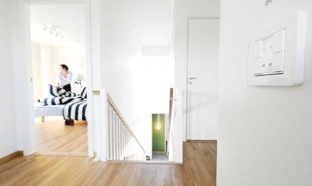Systemen ger dig även möjlighet att individuellt styra varje rum vilket i förlängningen sänker dina elkostnader.