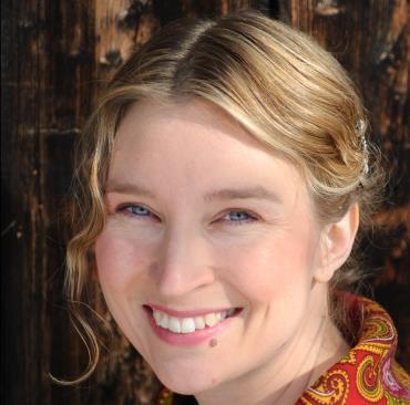 Föranmäl gärna. Stina Brandin låtspel, lördag 15.00, (Trasten) Stina från Boda Kyrkby i Rättvik är bästa sortens traditionsnörd.