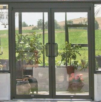 enkelglasade växthus. Enkel låsbar slagdörr, dörröppning 879 mm.