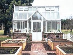 Växthusen och orangerierna är utformade för att göra det så enkelt som möjligt att montera, antingen själv eller med