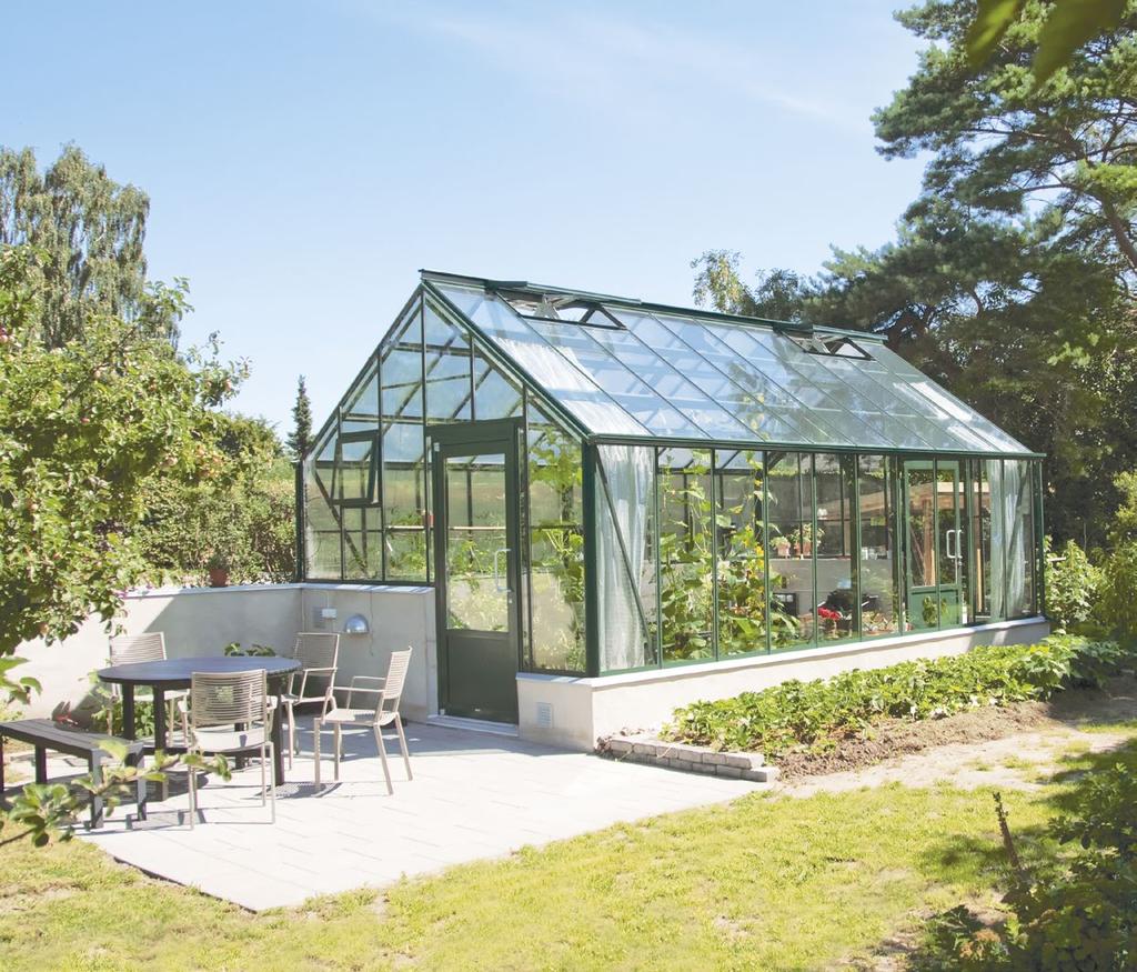 Modern, stilfull och stormsäker The Cottage Orangery, 6,3 x 3,8 m, 24,5 m 2, 16 mm dubbelglas, två höjder på grundmuren.