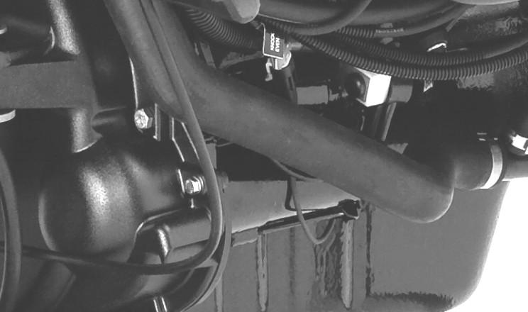 Avsnitt 1 - Beknt dig med motorpketet En 90 A säkring, som sitter på strtsolenoidens stor pol, skyddr motorns kelstm om en elektrisk överelstning inträffr.