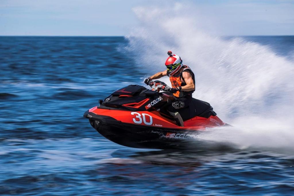 Lars Åkerblom, Runabout GP1, är en stark medaljkandidat i VM. 2016 blev det ett brons, samma placering ligger han även nu på när två deltävlingar återstår av 2017 års säsong.