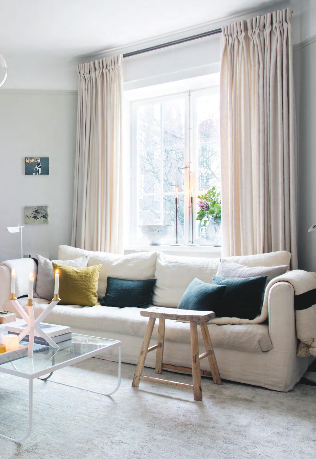 SvD Magasinet lördag 8 december 2018 07 HEMMA HOS Vit designjul. Bord, Tati, design av Broberg & Ridderstråle för Asplund.