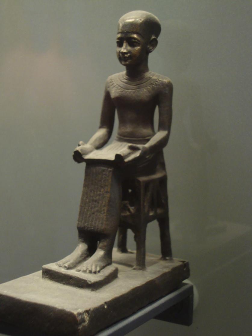 IMHOTEP MEDECIN GUDEN PRINSEN AV FRED, OCH DEN FÖRSTE "FRÄLSAREN" INGEN INDIVID i den antika världen har lämnat en djupare intryck på historien än Imhotep. Han var den riktiga Fadern av Medicine.