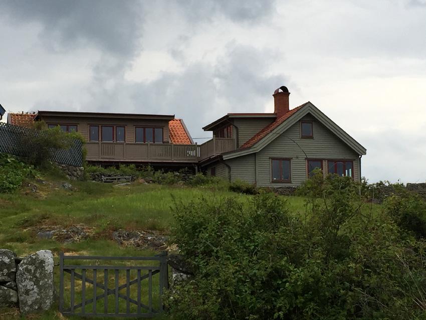 Bevarad natur och ett öppet åkerlandskap är dominerande inslag inom planområdet.