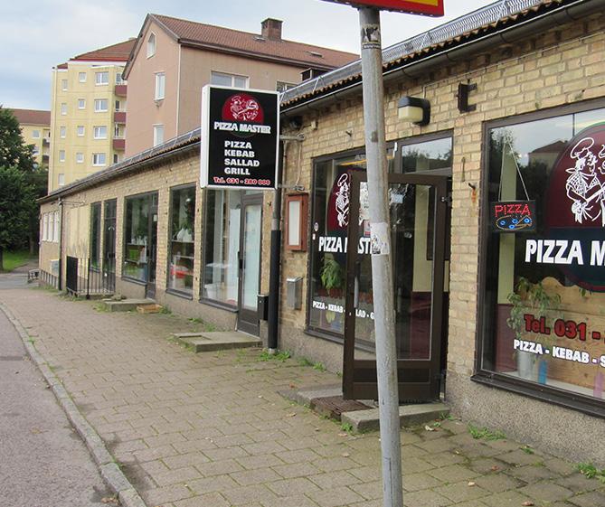 Förutom naturområdet och en pizzeria finns i första hand platser för aktivitet och möten nedanför Gråberget.