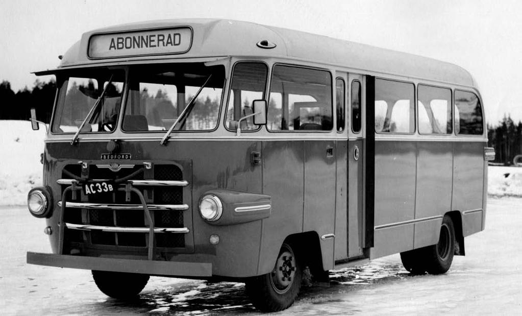 13 Buss byggt på Bedford J 2 L 7 57