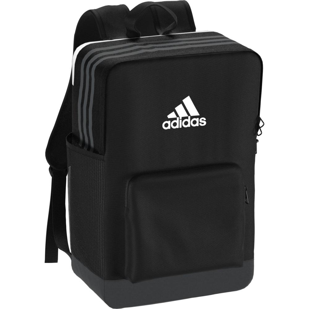 Kan kompletteras under 2018.. Tiro 15 Backpack Stor öppning som gör den lätt att packa. Tryckta 3 stripes.