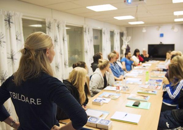 UTBILDNING OMFATTANDE UT- BILDNINGSVERKSAMHET Gymnastikförbundet tillhandahåller och genomför utbildningar inom hela det breda utbudet som ryms inom Svensk Gymnastik.