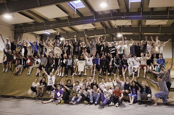 PARKOUR, FREERUNNING OCH TRICKING hem titeln efter spännande och publikvänliga tävling ar på Stora Torget. 17 genomfördes SM i Sundby berg och där vann Måns Rudfeldt tävlingen på ett övertygande sätt.