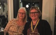 PENSIONÄR SOM SIKTAR FRAMÅT Vårt årsmöte ägde rum i Läkarsällskapets festvåning, perfekt miljö eftersom Linköping IWC samtidigt passade på att fira klubbens 65-årsjubileum.