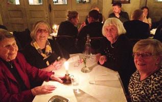På bilden Elisabeth Sahlander, Gunilla Blomqvist, Margareta Wesslau, Agneta Larsson, Christina Asplund, Lena Gergils Almqvist och Annkatrin Forsling.