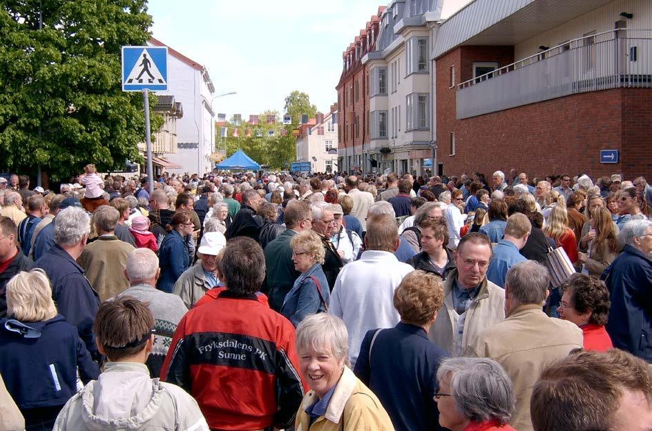 Kommmunfakta 2018 Antal invånare i Sunne kommun 1 januari 2000 13 613 2001 13 619 2002 13 551 2003 13 573 2004 13 586 2005 13 604 2006 13 586 2007 13 591 2008 13 566 2009 13 473 2010 13 345 2011 13