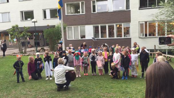 På barnens vårfest valde barnen skapa egna