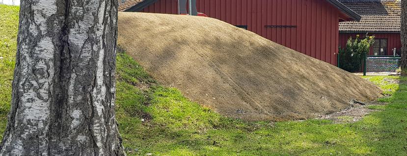 Lämnar inga oönskade rester i jorden, skyddar mot erosion från vatten och vind och har en nedbrytningstid på 3-5 år.