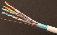 Kabel C6A F/UTP Skärmad 4-pars kabel med plastkryss och aluminiumfolie runt alla fyra paren. Bandbredd upp till 500MHz. Halogenfri och avsedd för strukturerad kabling inomhus.