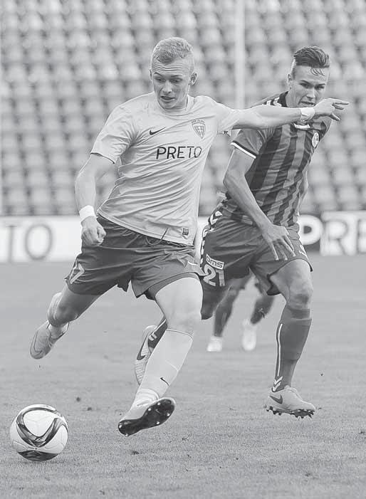 www.sport.sk FUTBAL 13 ŽILINA: Volešák Kadlec, Králik, Škriniar (68. Bénes), Mazáň Pečovský Čmelík, Káčer (80. Paur), Škvarka, Mihalík (46. Jelič) William. Tréner A. Guľa. SENICA: Šulla Kontár (35.