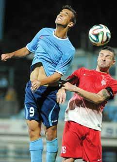 26 TELEGRAM Futbalisti Pohronia vyhrali pod Urpínom po výbornom výkone v prvom počase 2:0, minulosezónny prvoligista na čo i len jeden druholigový bod stále márne čaká.