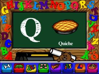 Bilden i läroboken till en internationell publik och dessutom mycket avancerade med tanke på målgruppen. Ett sådant exempel är Q som quiche, för bokstaven O har man valt oas och för C cirkel.