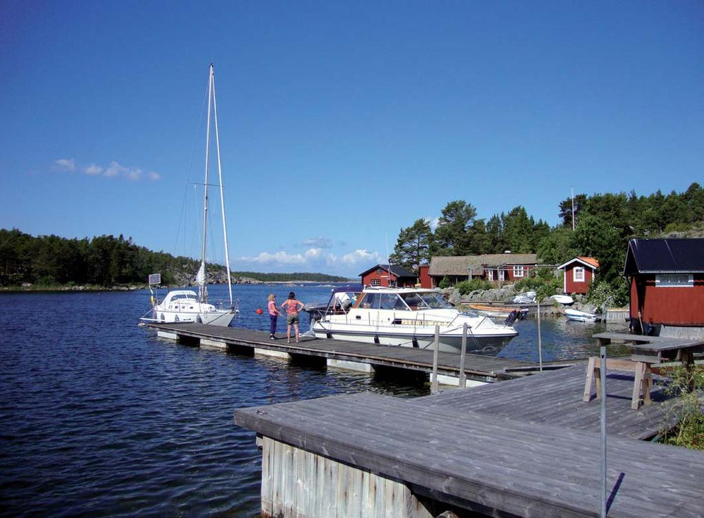 Ett annat fint minne är när vi gick till Prästgrund. Denna lilla fina pärla med en knivskarp smal inseglingsled. Här bör man inte gå djupare än 1,70, beroende på vattenståndet.