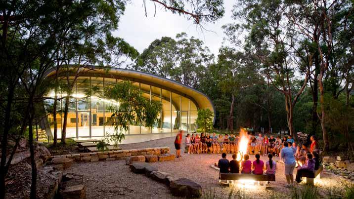 Arkitektur som skapar kontakt mellan ute- och innemiljöer. Milson Island Indoor Sports Stadium, Australien. Av Allen Jack+Cottier Architects. Foto AJ+C Photography.