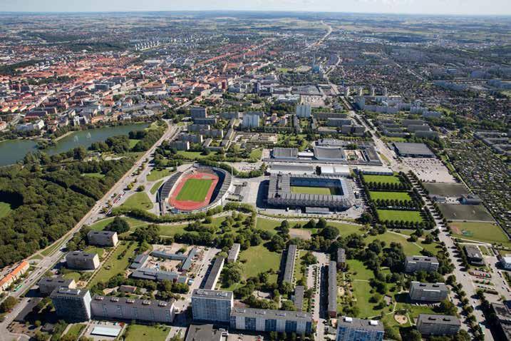 Stadionområdet sett från väster. 42 arkitektur och som satt stor prägel på Malmös efterkrigstida bebyggelse.