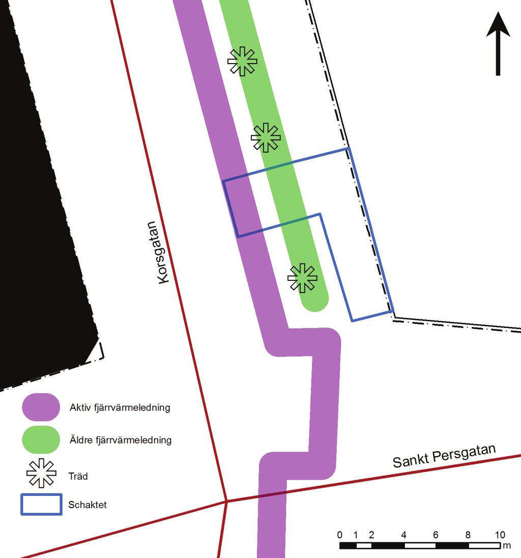 Figur 3. Schaktet som grävdes på Korsgatan markerat med blått. Utdrag ur Fastighetskartan. Skala 1:250. Resultat Ett schakt på sammanlagt cirka 48 m 2 grävdes i trottoaren på östra sidan av Korsgatan.