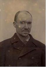 Rånaren Roberts historia Stockholm, 1800-talets andra hälft. Robert Carlsson - född av fina föräldrar men ändå - värsting, ungdomsbrottsling.