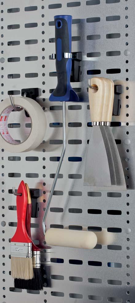 KROK OCH HÅLLARE KROK OCH HÅLLARE MER ÄN EN KROK Det nya kroksortimentet från Sortimo är tillverkat av glasfiberarmerad plast och är designat speciellt för Sortimos Alu-plåt.
