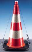 Det är att rekommendera att man har en brandsläckare i bilar som används inom arbetet. Surrningset för varningskoner ZLKS1 Art.-nr.