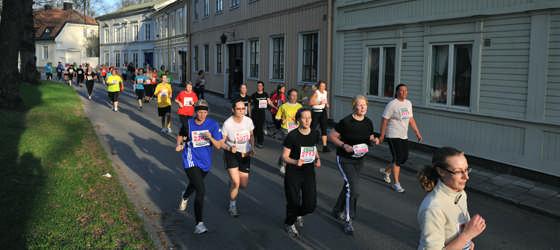 gymnasieutbildning. Sedan går startskottet för den första gruppen, där man verkligen rusar!