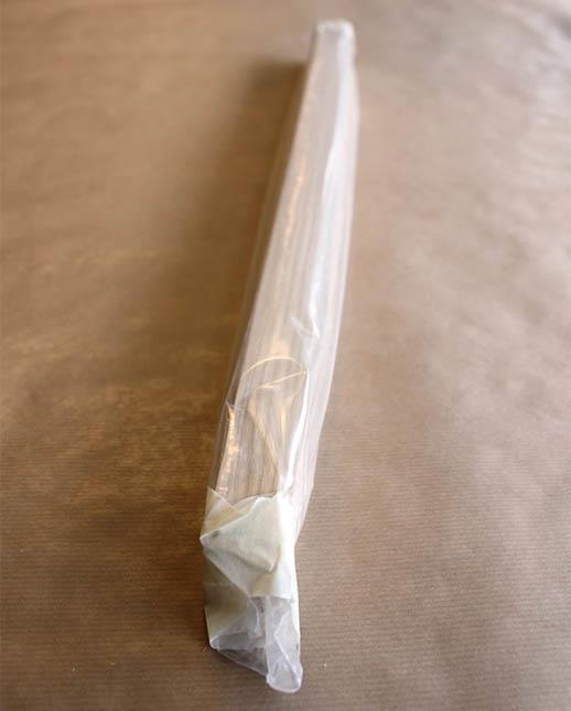 Arbetsgång Ämnet som är förberett för böjning levereras i en vakuumförpackad påse (Figur 96). Det finns ett fåtal företag som kan leverera komprimerat trä.