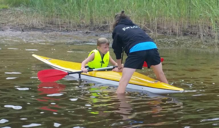 Sjöhängsaktiviteter: Vattenlek Inslag av vattenvana Simskola Kanotpaddling Kunskap om bad- och båtvett Livräddningsövningar Lekar och aktiviteter på land Ledarledda aktiviteter Sjöhäng