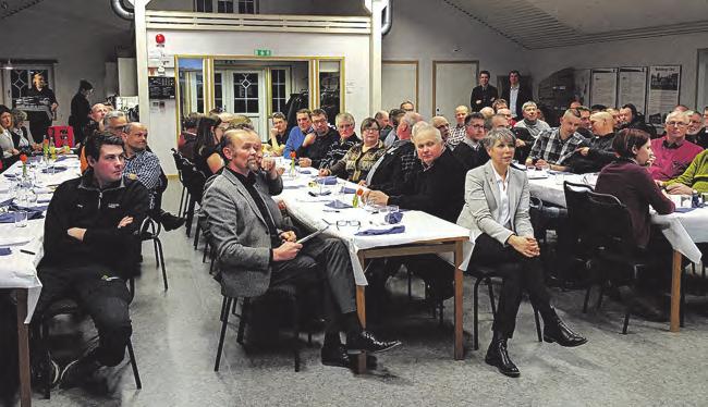 Höglandet Debatt om mål och utdelning Distriktsstämma i distrikt Höglandet hölls för andra året i rad på fina Bratteborgs gård, där Martin Björn med familj bedriver mjölkproduktion.